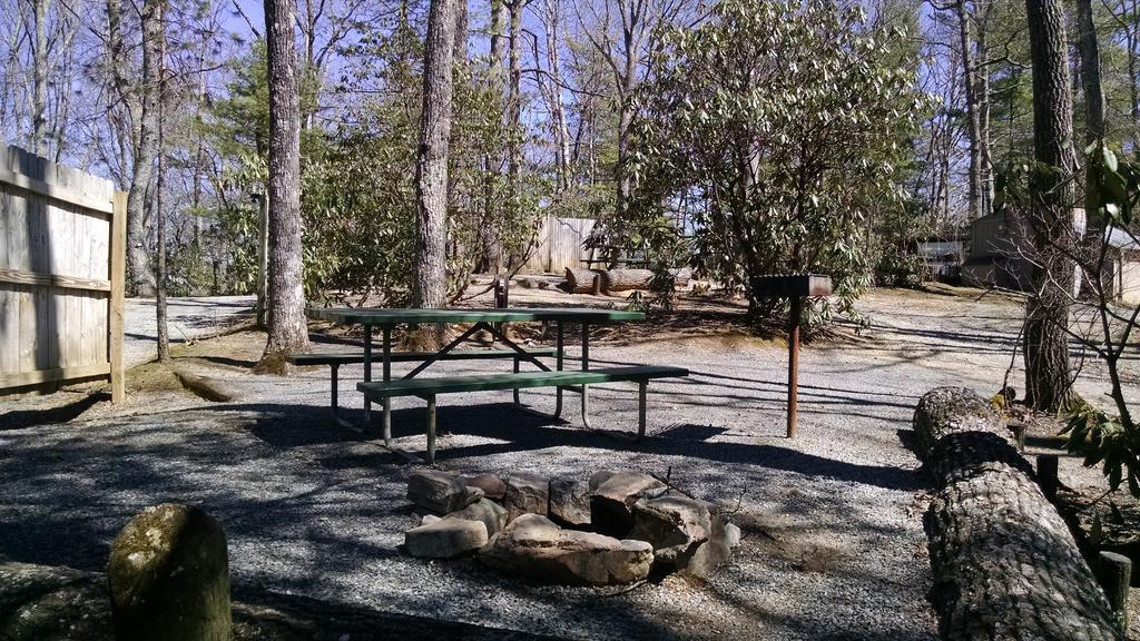 Linville Falls Campground, Rv Park, And Cabins المظهر الخارجي الصورة