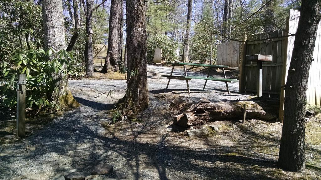 Linville Falls Campground, Rv Park, And Cabins المظهر الخارجي الصورة
