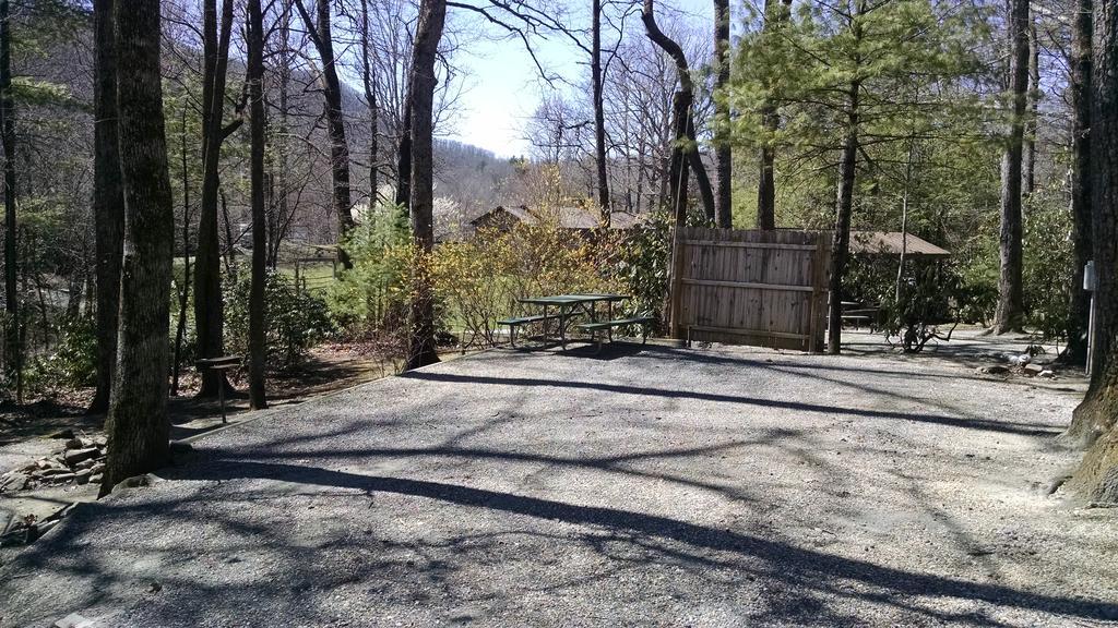 Linville Falls Campground, Rv Park, And Cabins المظهر الخارجي الصورة